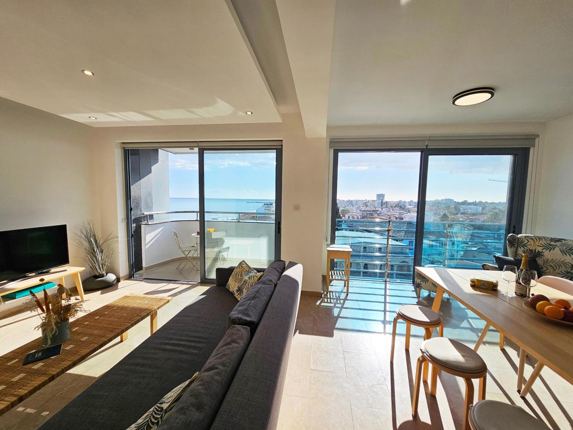 Dios Ponte Finikoudes Beachfront בית נופש *