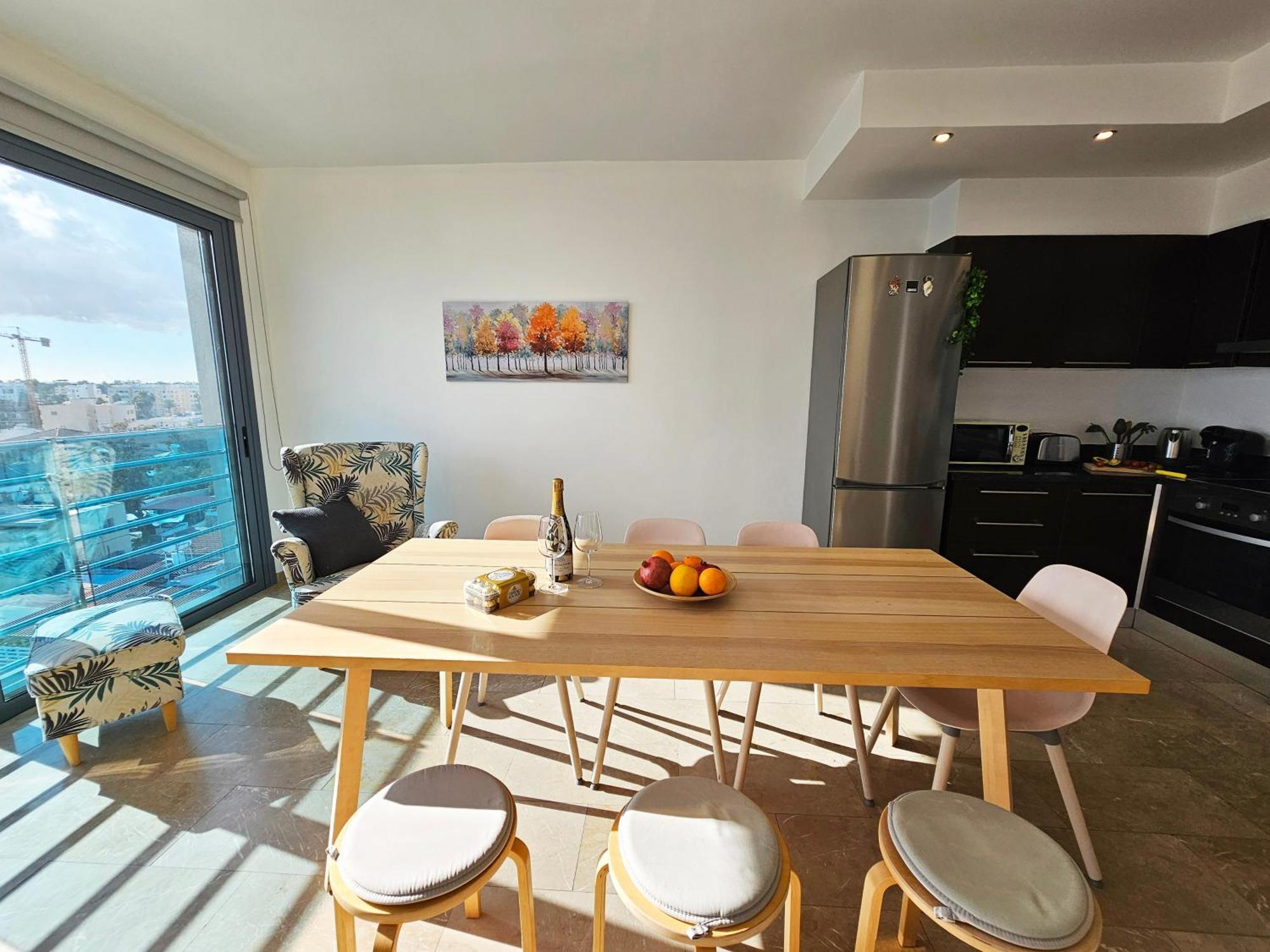 Dios Ponte Finikoudes Beachfront * לרנקה