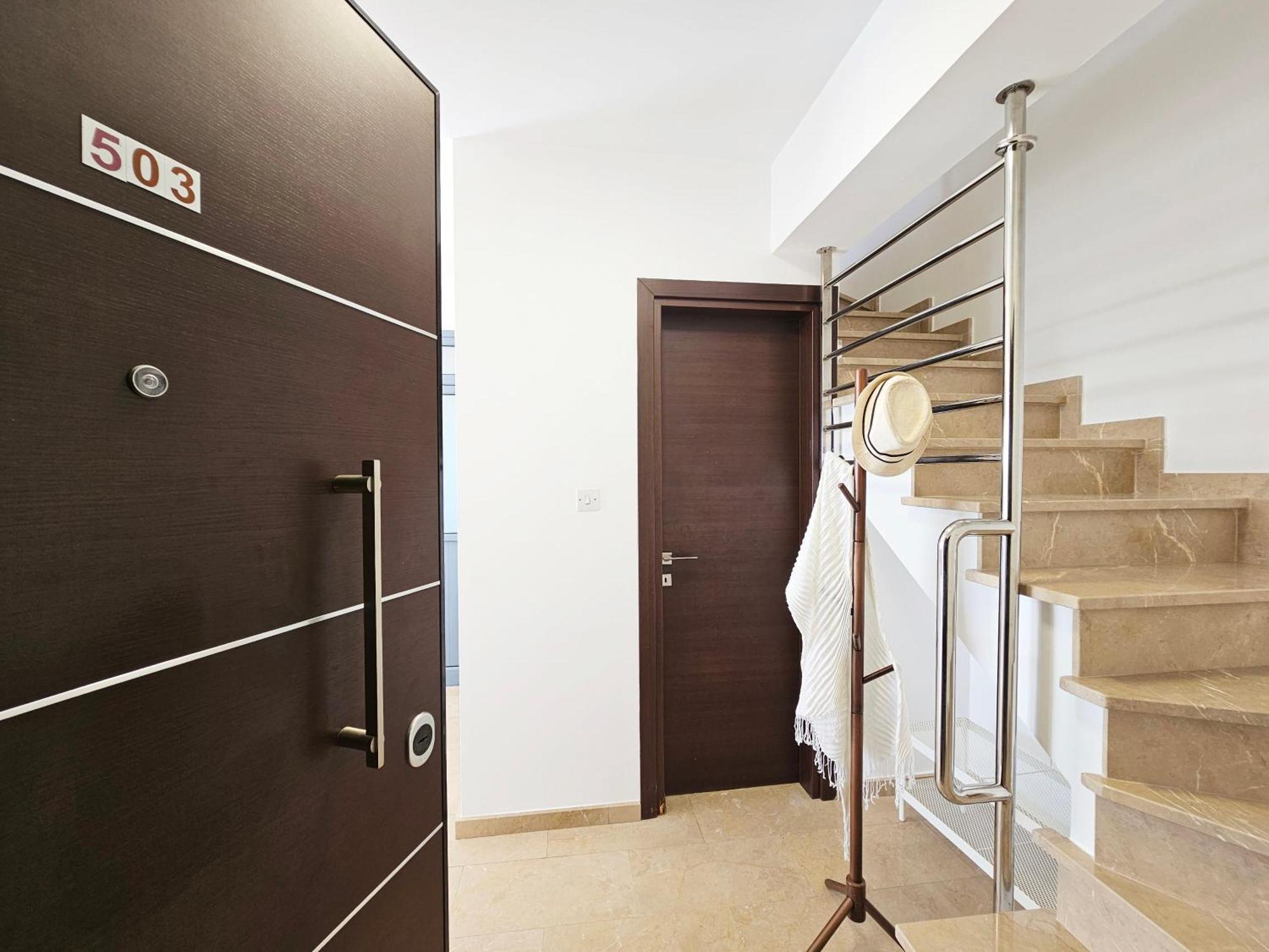 Dios Ponte Finikoudes Beachfront בית נופש *
